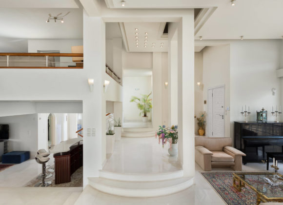 city mansion lobby 1